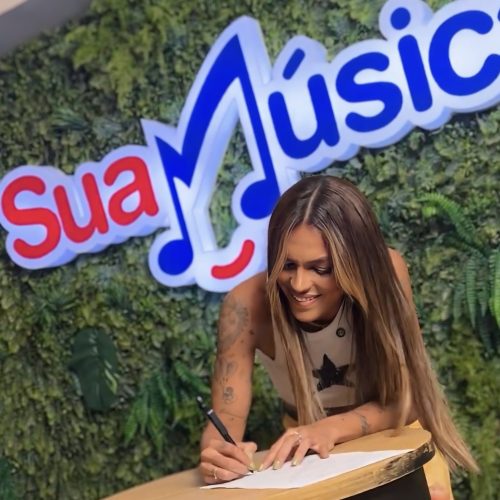Tays Reis inicia nova fase com gravação de audiovisual no Sua Música