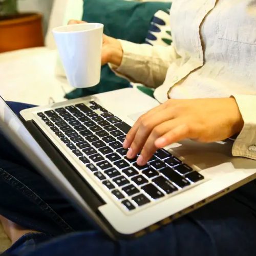 Golpes no Dia das Mães: veja como se proteger nas compras online