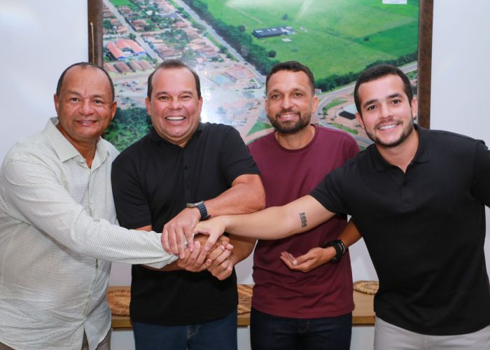Vice-Governador Geraldo Júnior participa da abertura dos festejos juninos em Cardeal da Silva ao lado do filho Matheus Ferreira