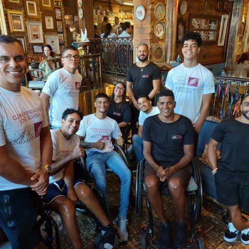 Restaurante Casa de Tereza e Tereza Paim recebem nadadores paralímpicos do Projeto NAR da Fundação José Silveira