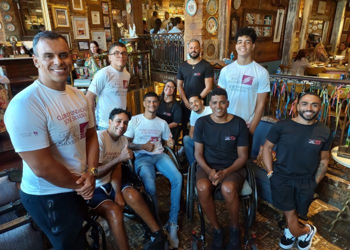 Restaurante Casa de Tereza e Tereza Paim recebem nadadores paralímpicos do Projeto NAR da Fundação José Silveira