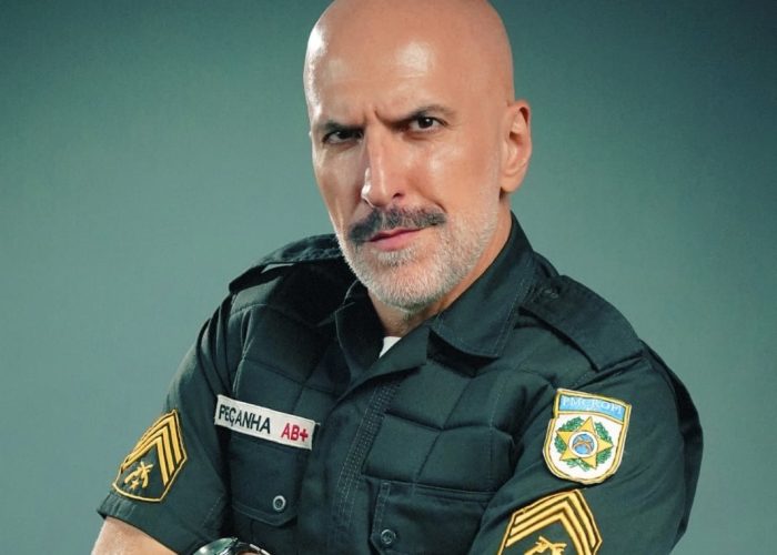 Pela primeira vez no Teatro Jorge Amado, Antonio Tabet interpreta o célebre policial Peçanha, personagem mais famoso de sua carreira