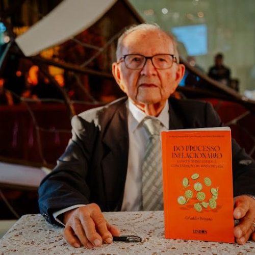 Livro de economista Givaldo Peixoto é prestigiado durante lançamento em Brasília